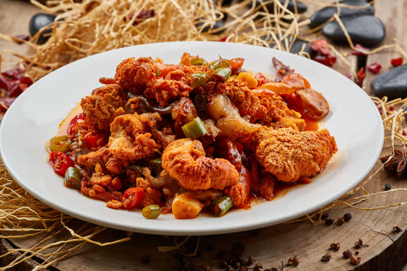 全鱼宴辣味干煸鱼杂图片