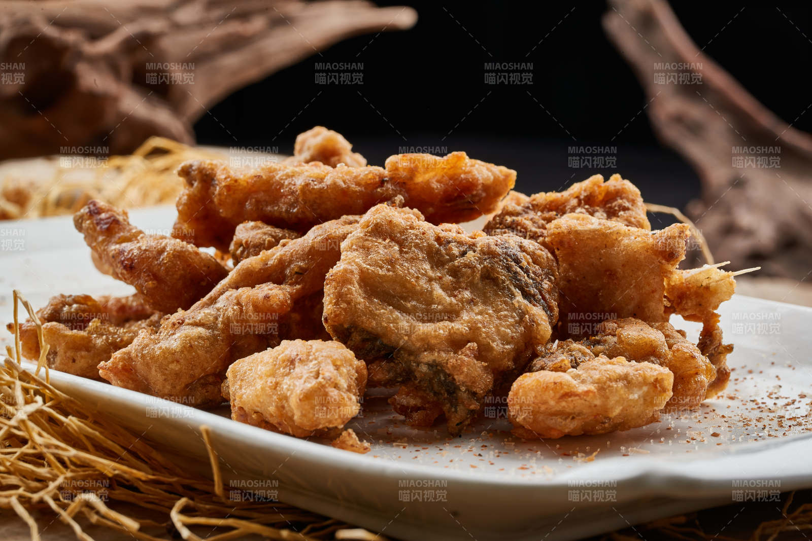 全鱼宴炸鱼骨图片