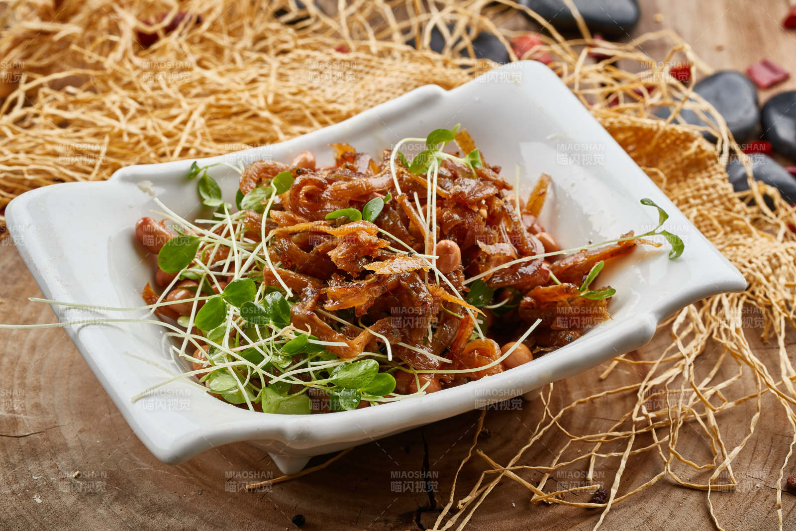 香椿苗鱼干丝图片