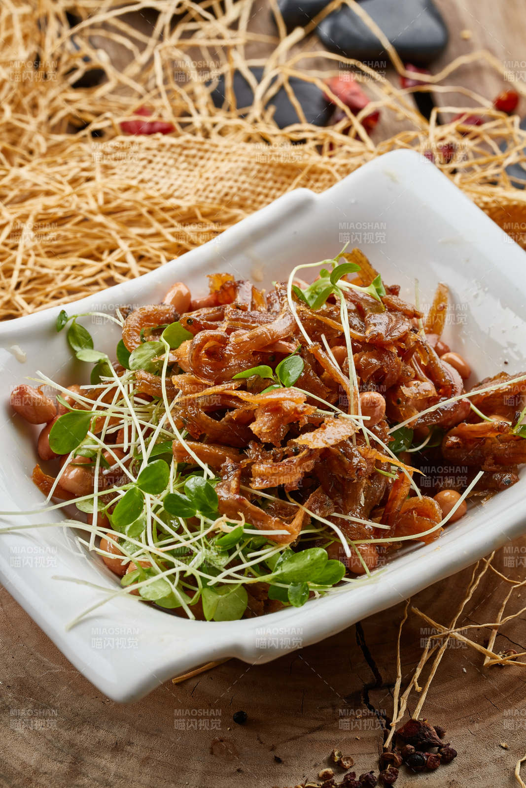 香椿苗鱼干丝图片