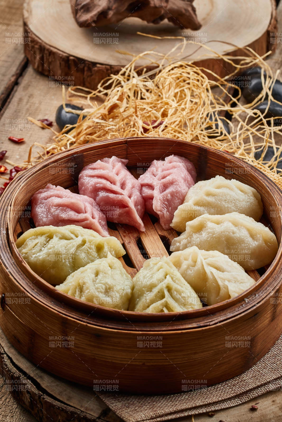 全鱼宴彩色鱼肉蒸饺图片