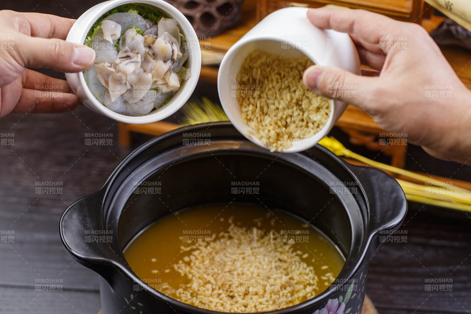 养生薏米海鲜粥图片