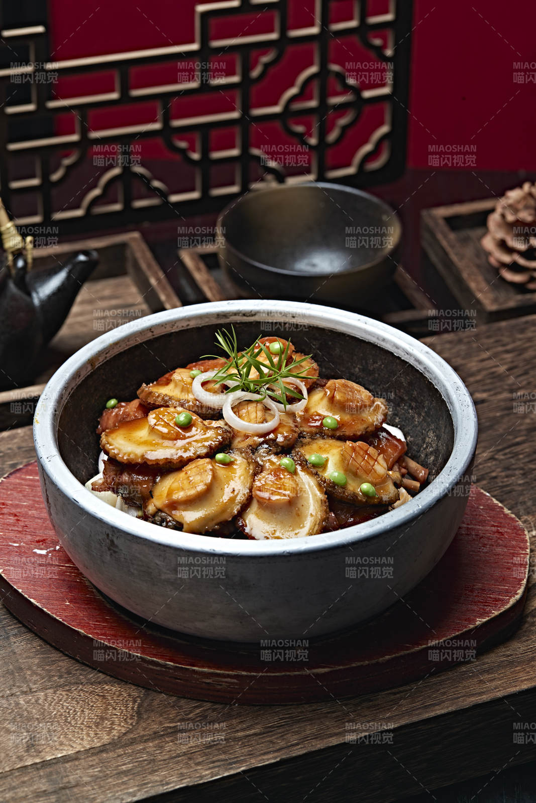 石锅猪脚煨鲍鱼图片