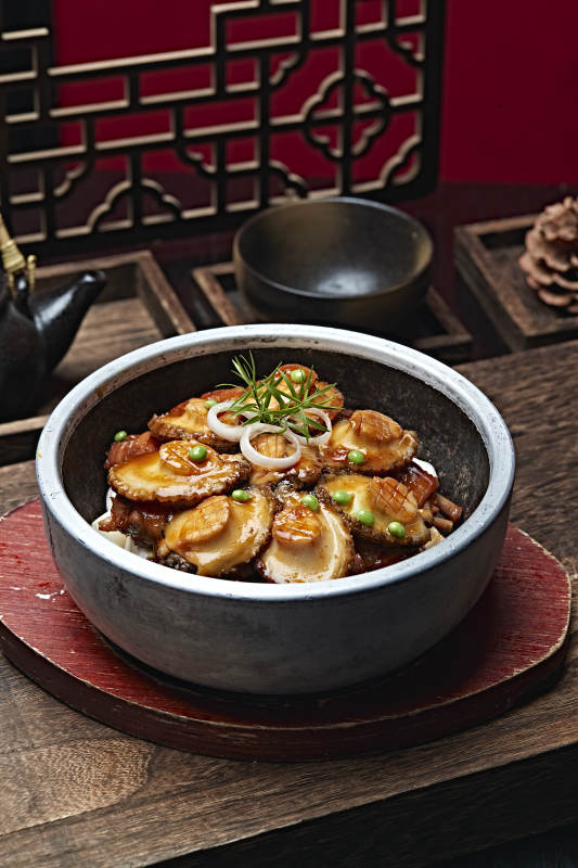 石锅猪脚煨鲍鱼图片