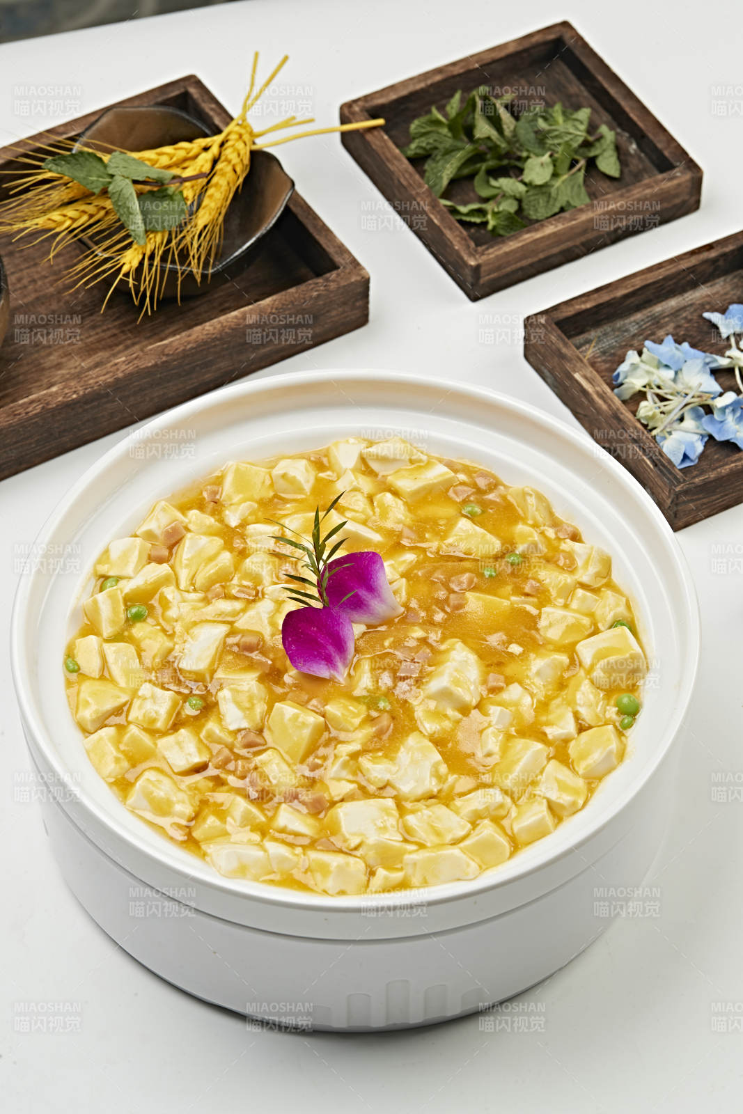 火腿青豆蟹黄酿内脂豆腐图片