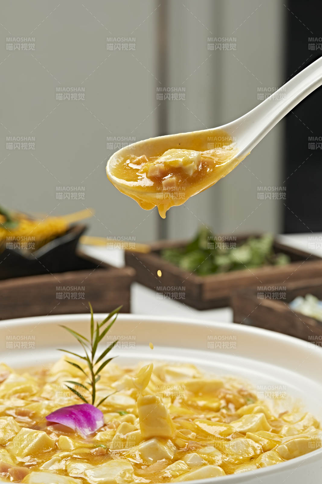 火腿青豆蟹黄酿内脂豆腐图片