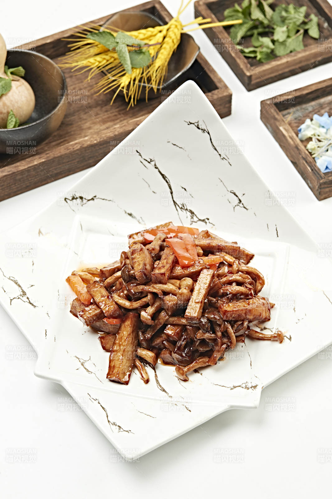 酱爆杏鲍菇海鲜菇彩椒图片