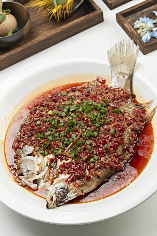 湘味剁椒蒸海鲈鱼图片