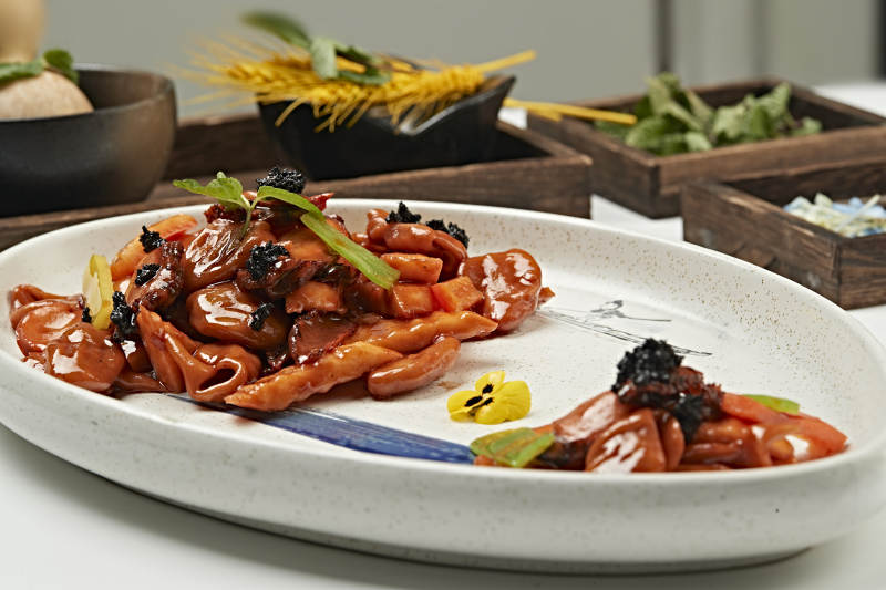 酱爆鲜鲍鱼山药莜面窝窝配黑松露图片