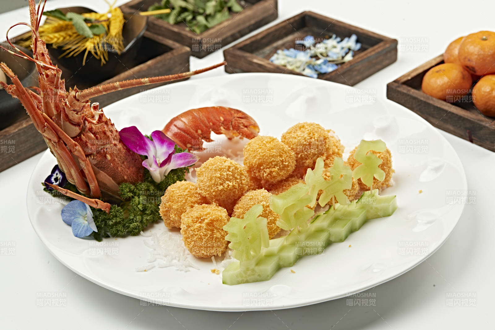 裹面油炸大龙虾球图片