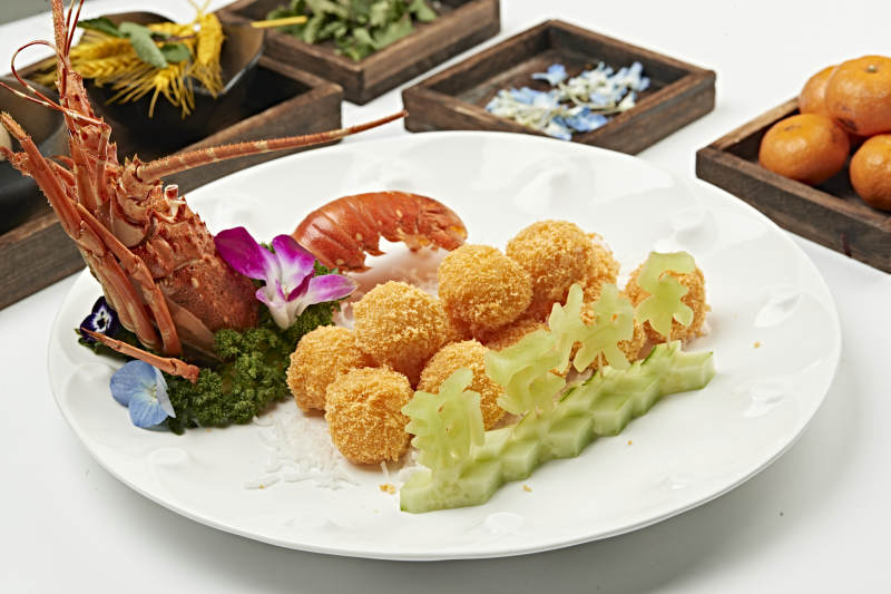 裹面油炸大龙虾球图片