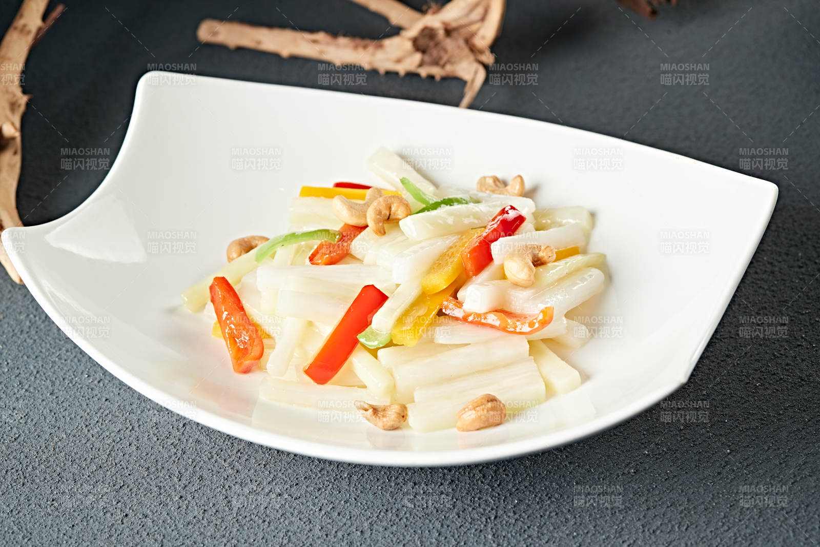 小炒果仁腰果彩椒芥兰笋图片