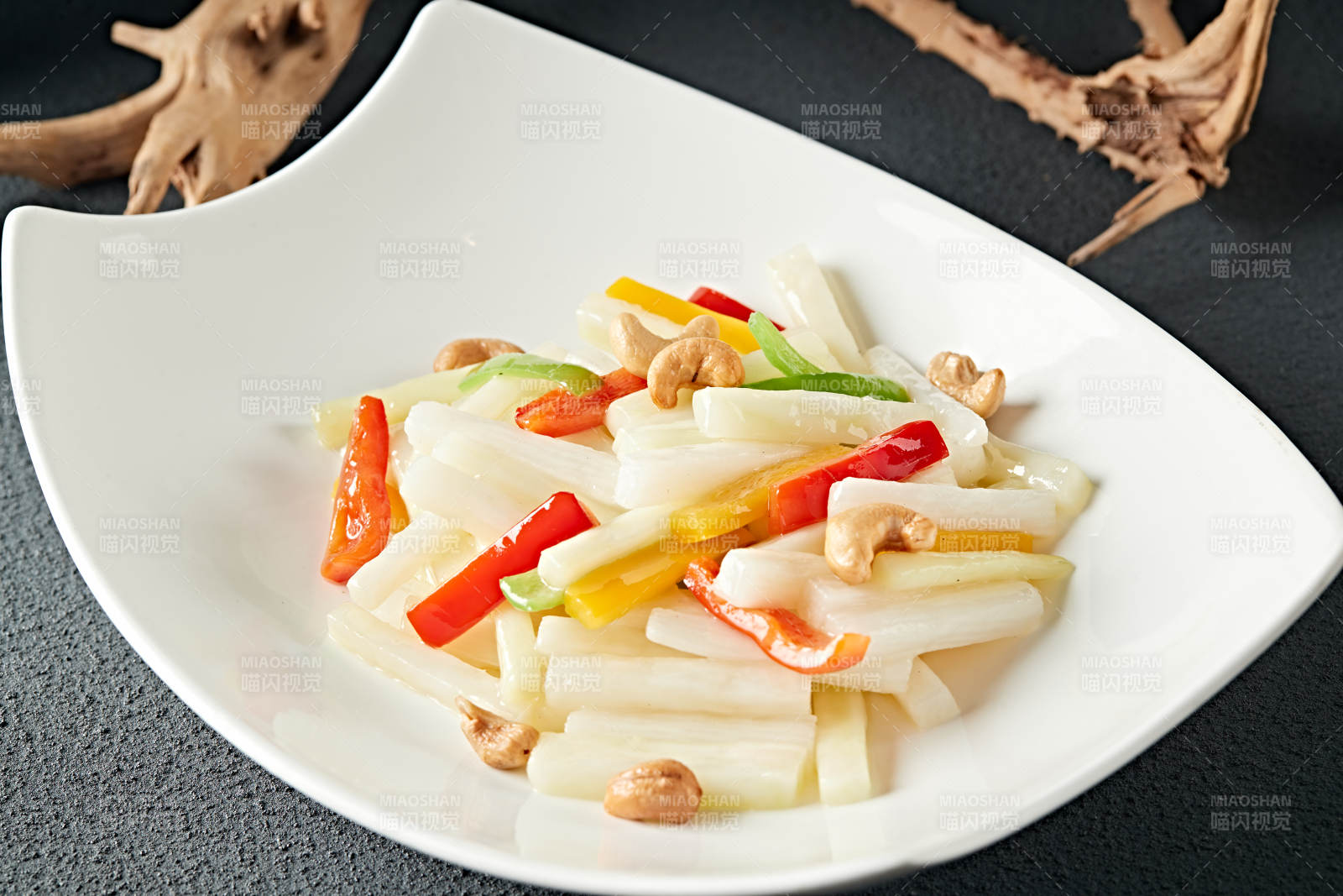 小炒果仁腰果彩椒芥兰笋图片