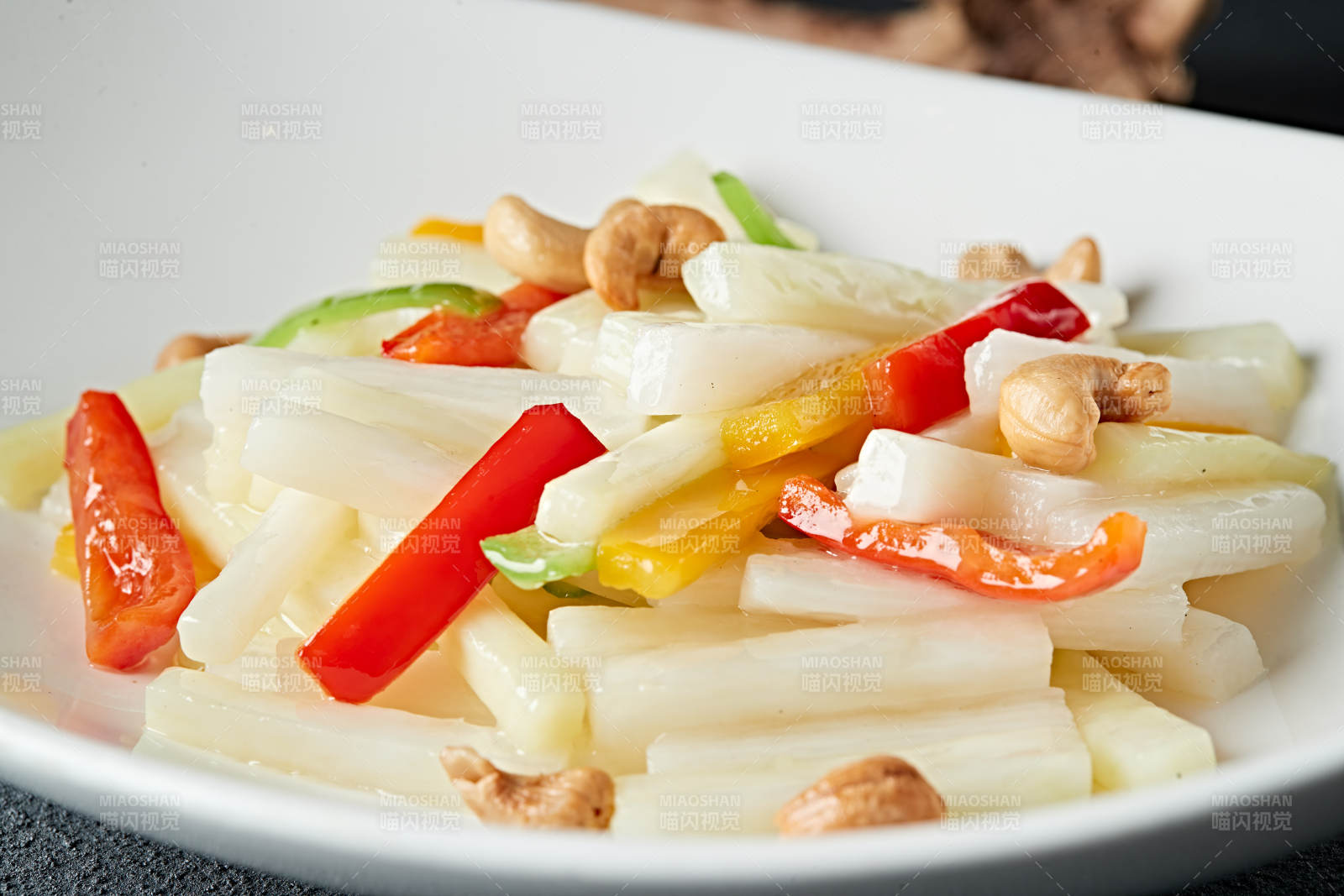 小炒果仁腰果彩椒芥兰笋图片