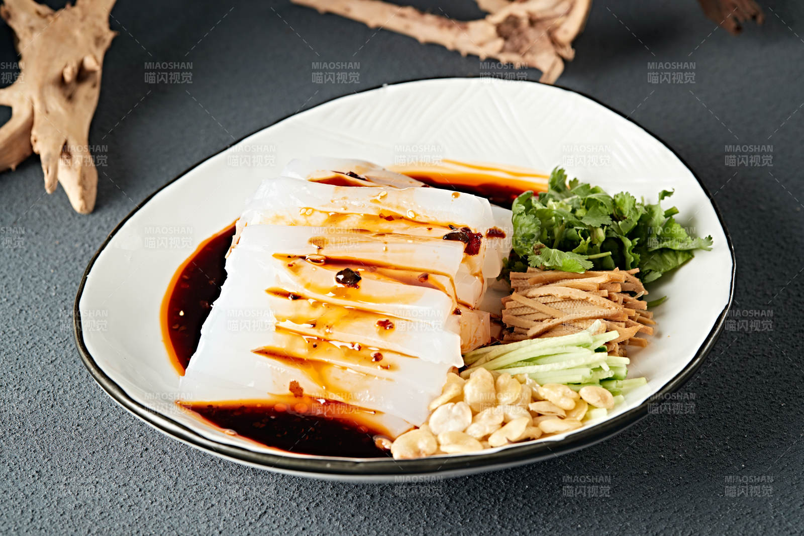 浇汁山西大同小媳妇凉粉图片