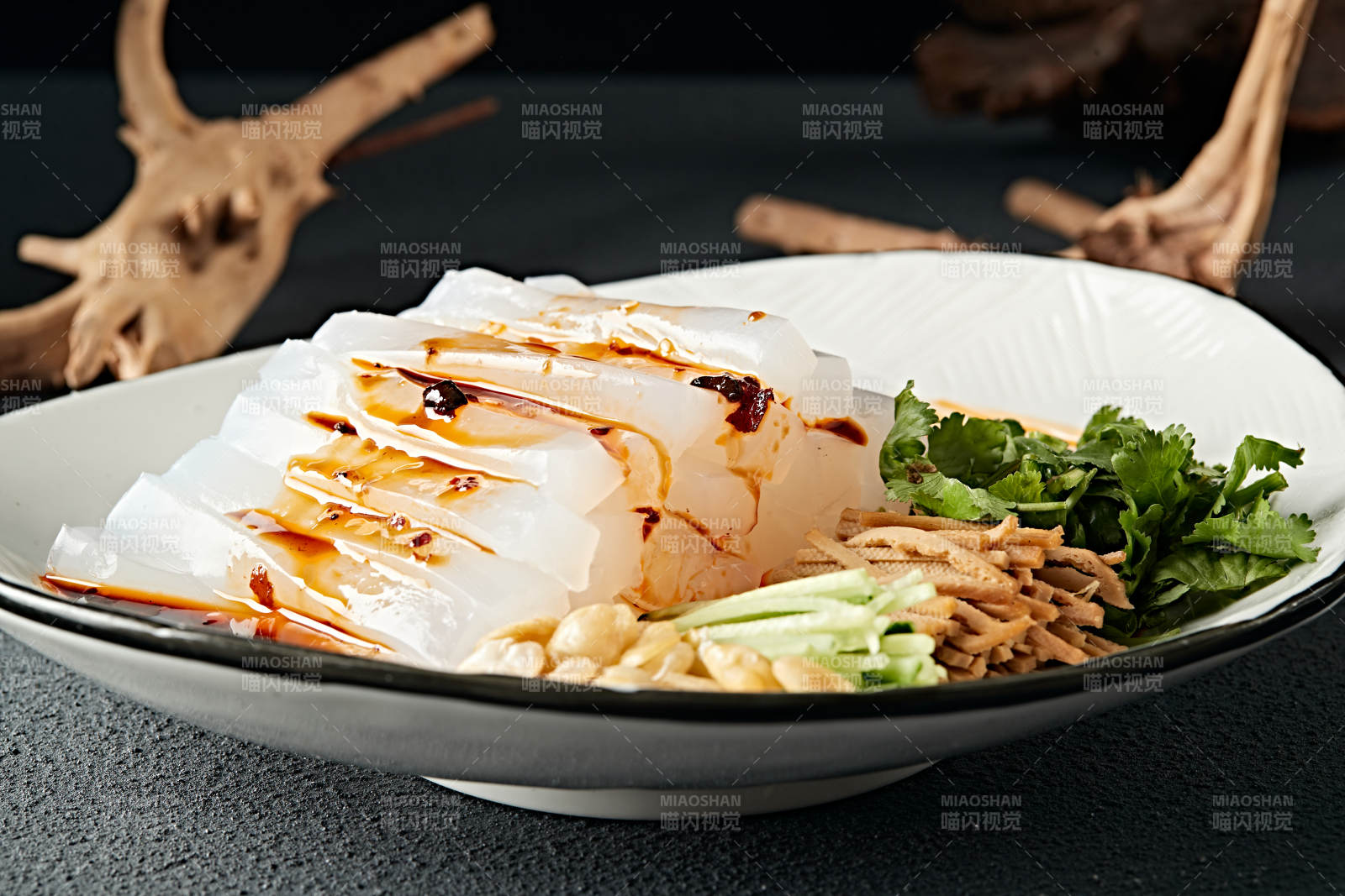 浇汁山西大同小媳妇凉粉图片