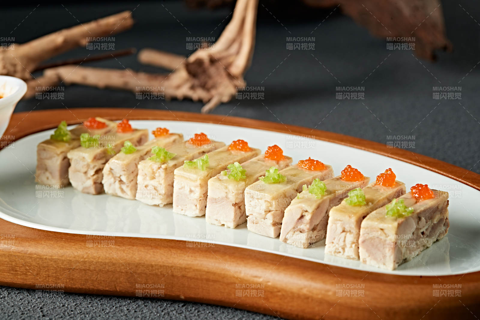 冷切蘸汁三黄鸡压鸡皮冻图片