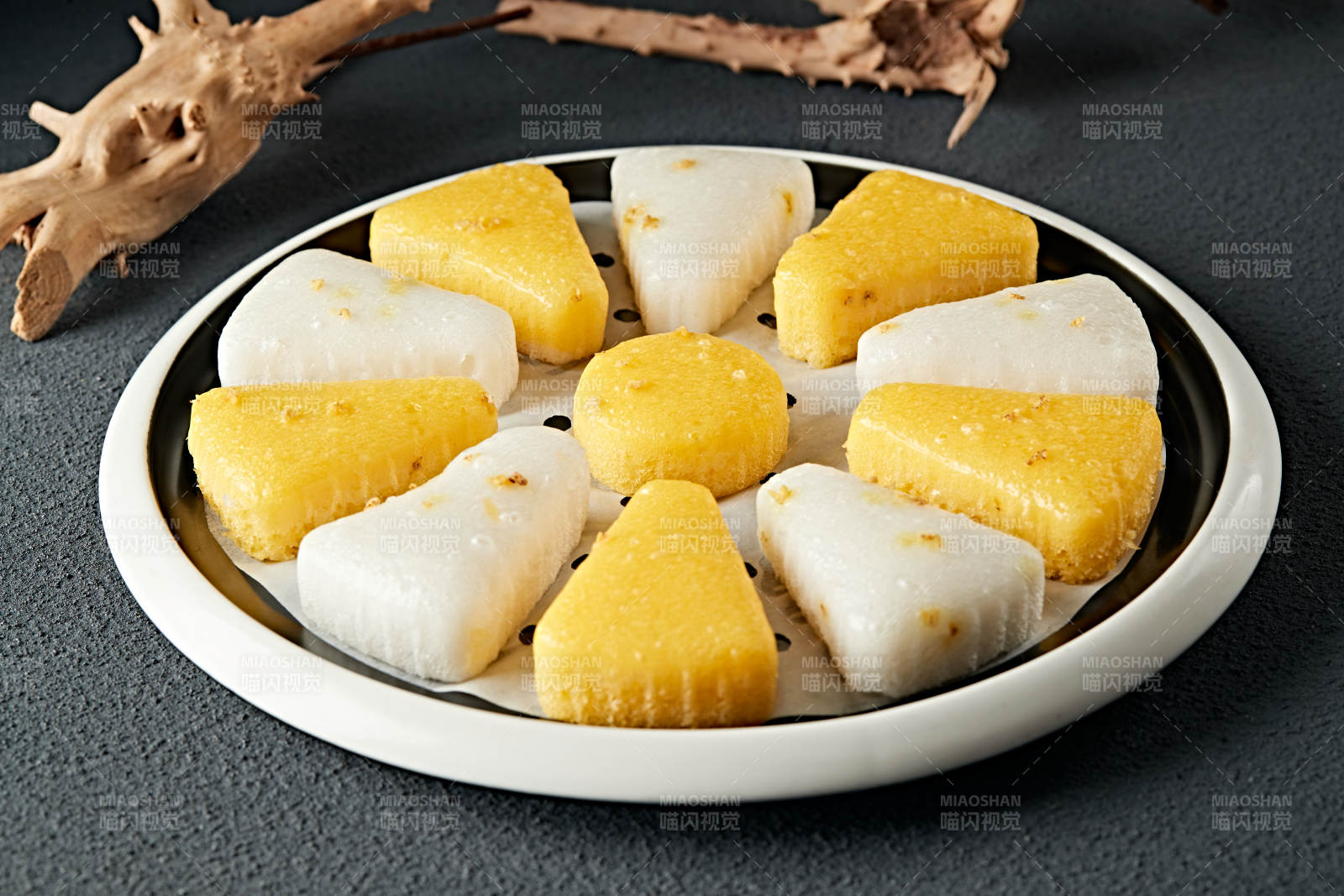 双色小米糯米凉糕图片