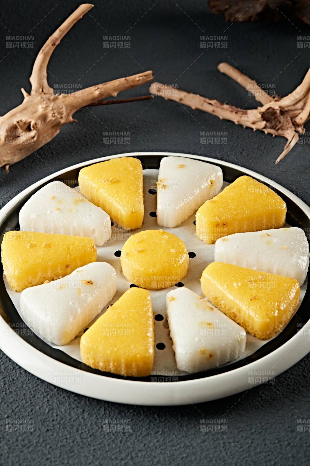 双色小米糯米凉糕图片