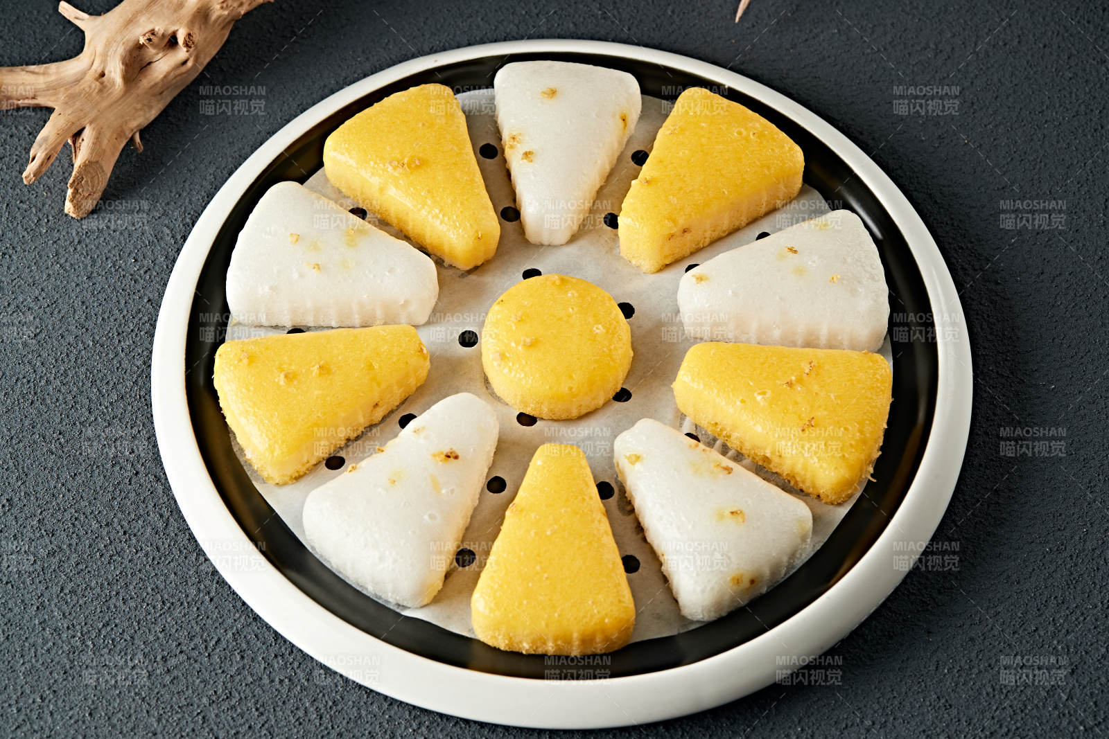 双色小米糯米凉糕图片