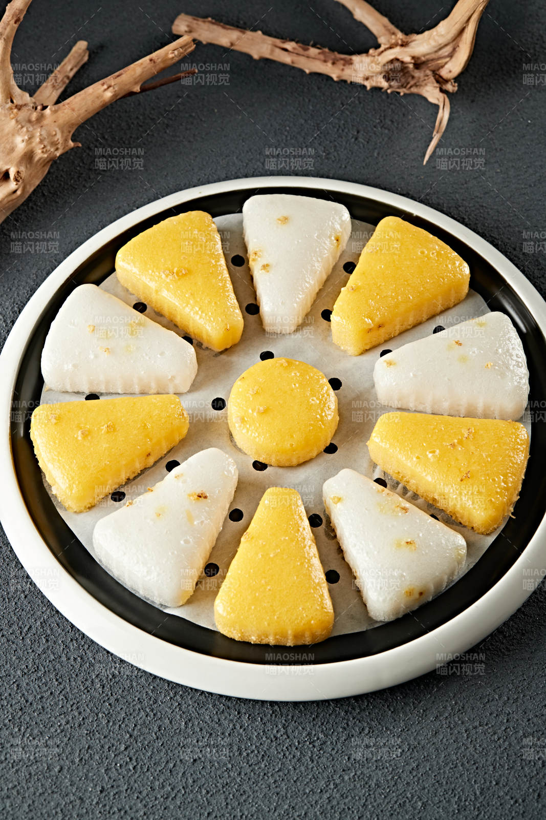 双色小米糯米凉糕图片