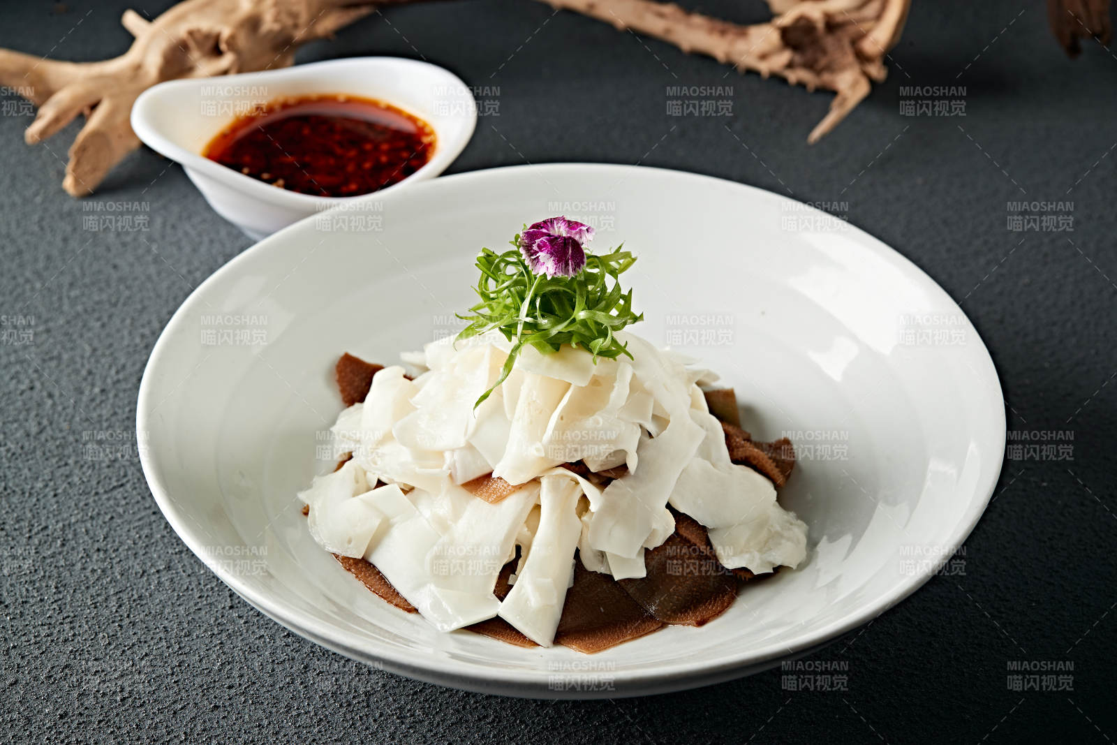 浇汁香辣毛肚黄喉片图片