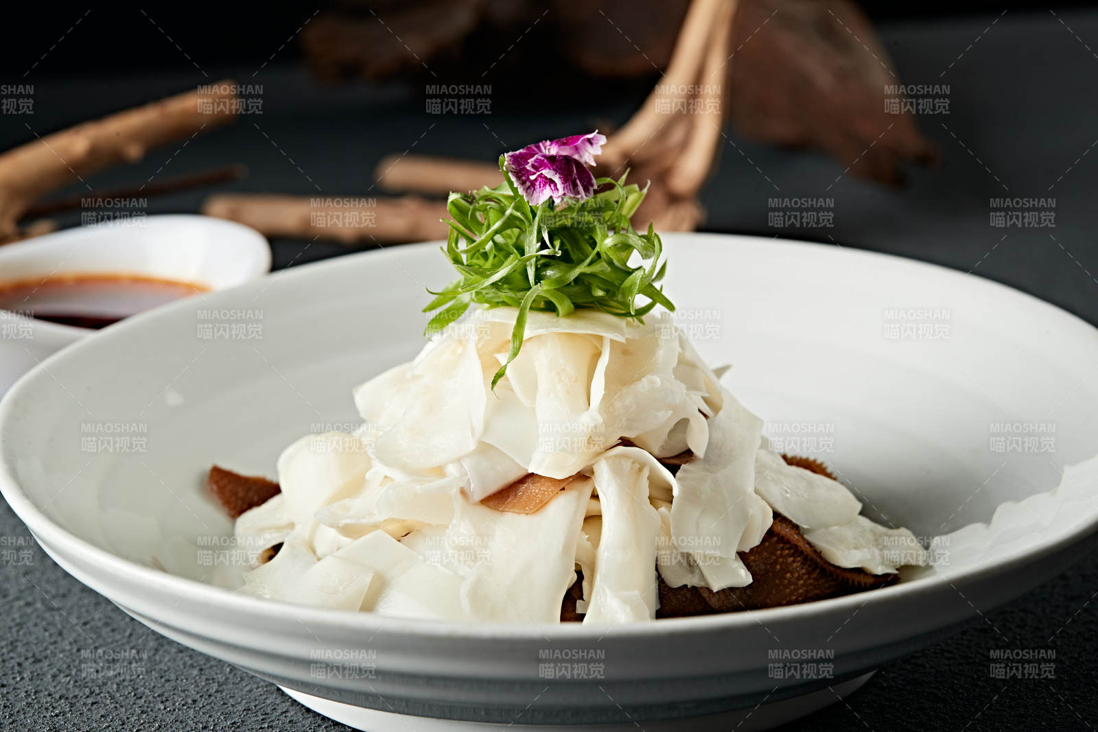 浇汁香辣毛肚黄喉片图片