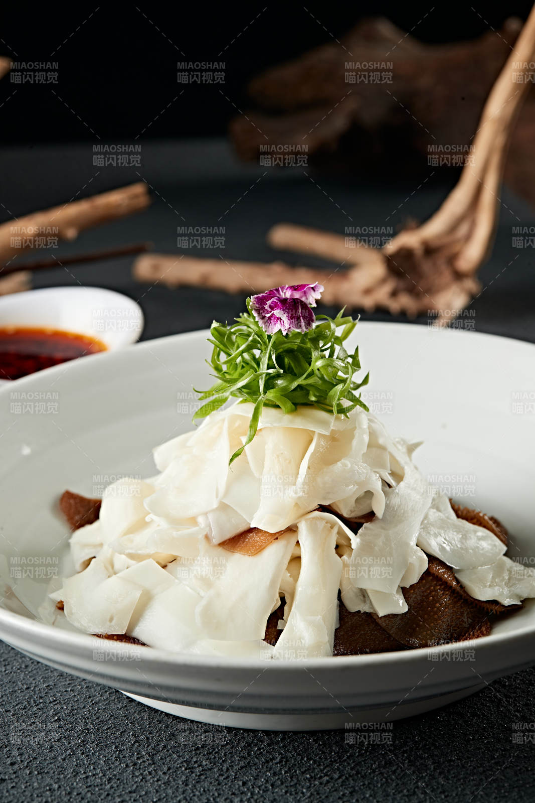 浇汁香辣毛肚黄喉片图片