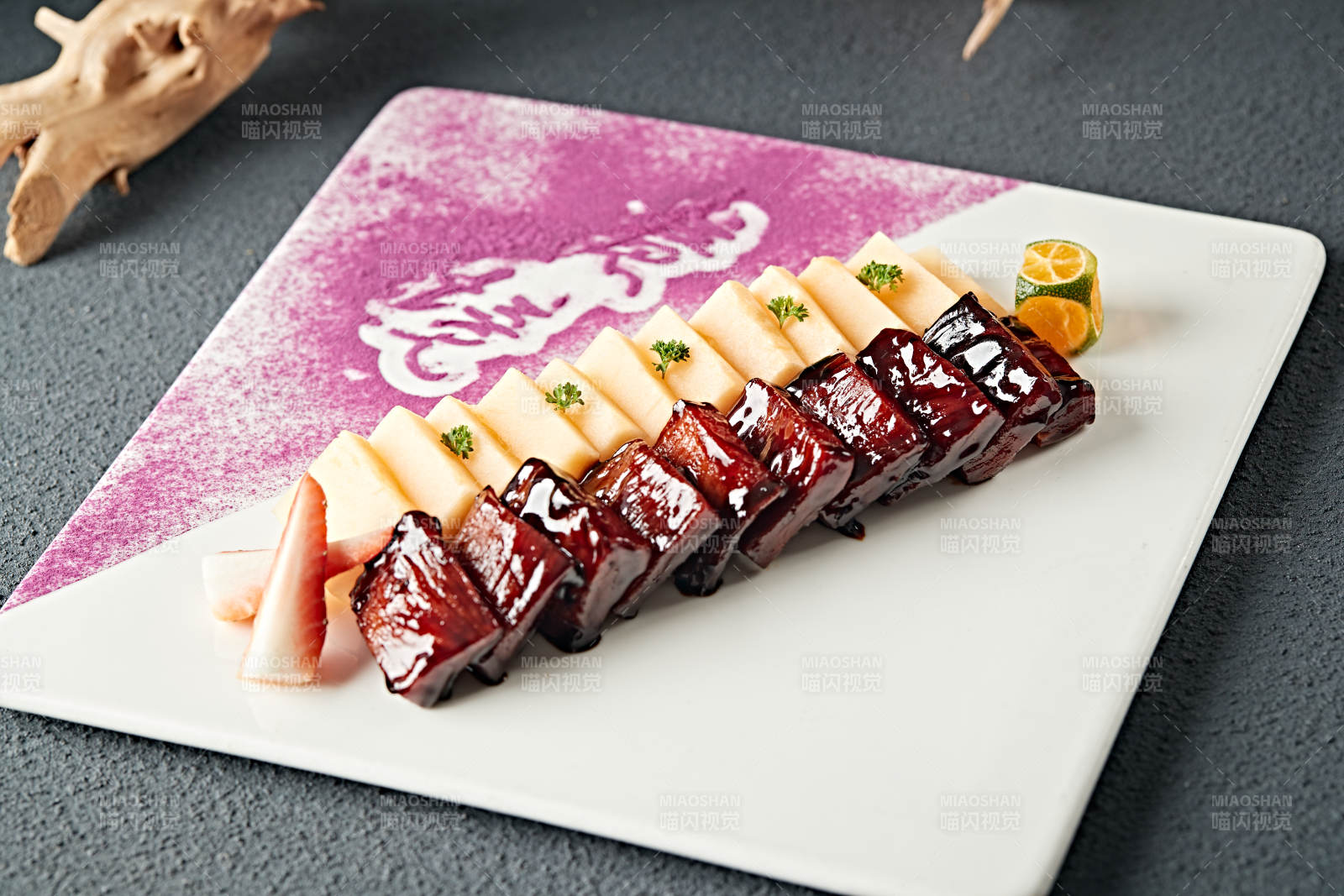 较重松板肉配蜜瓜图片