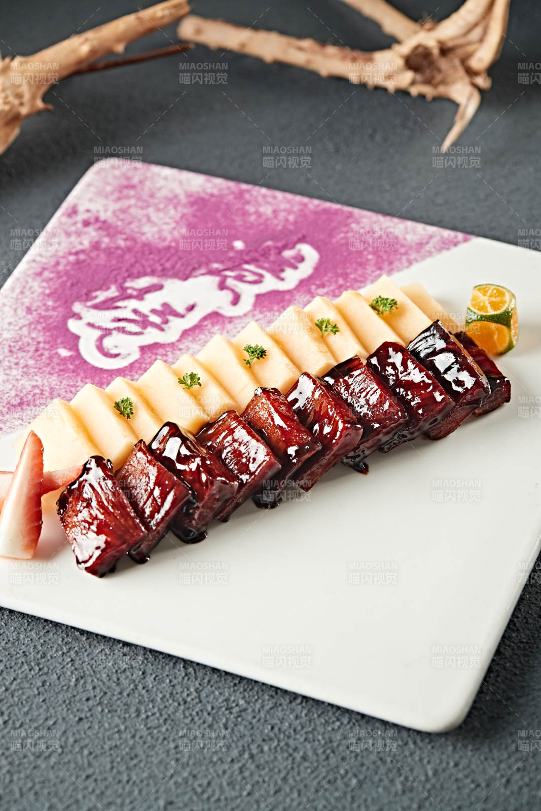 较重松板肉配蜜瓜图片