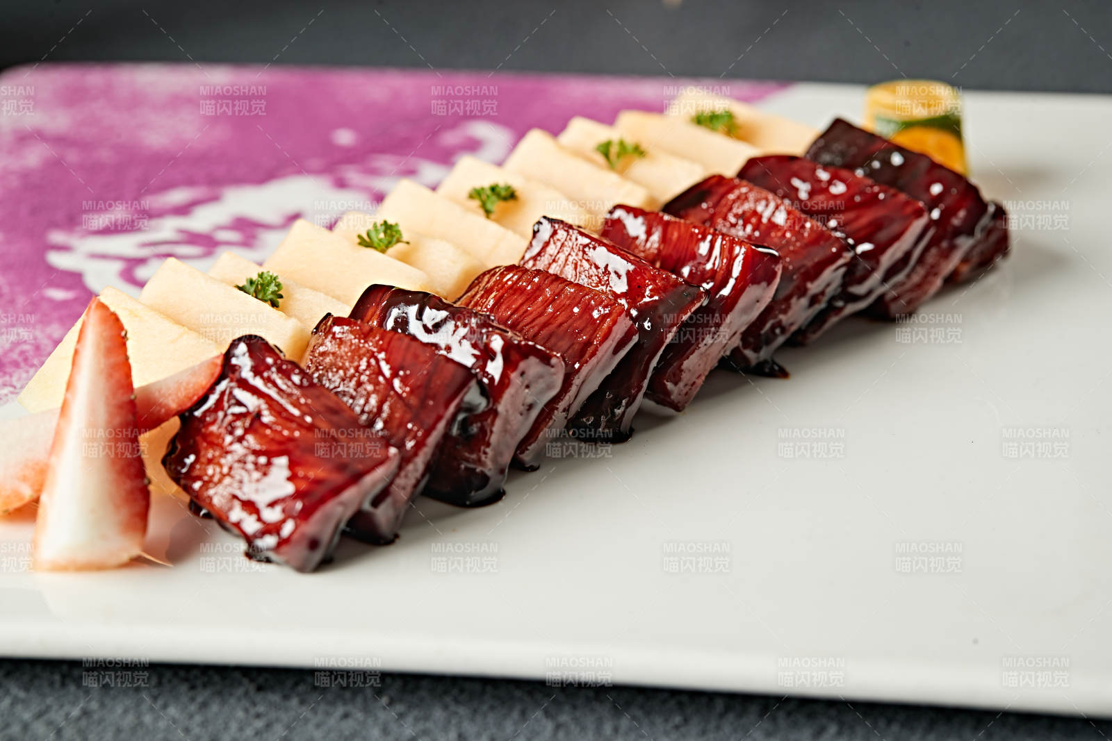 较重松板肉配蜜瓜图片