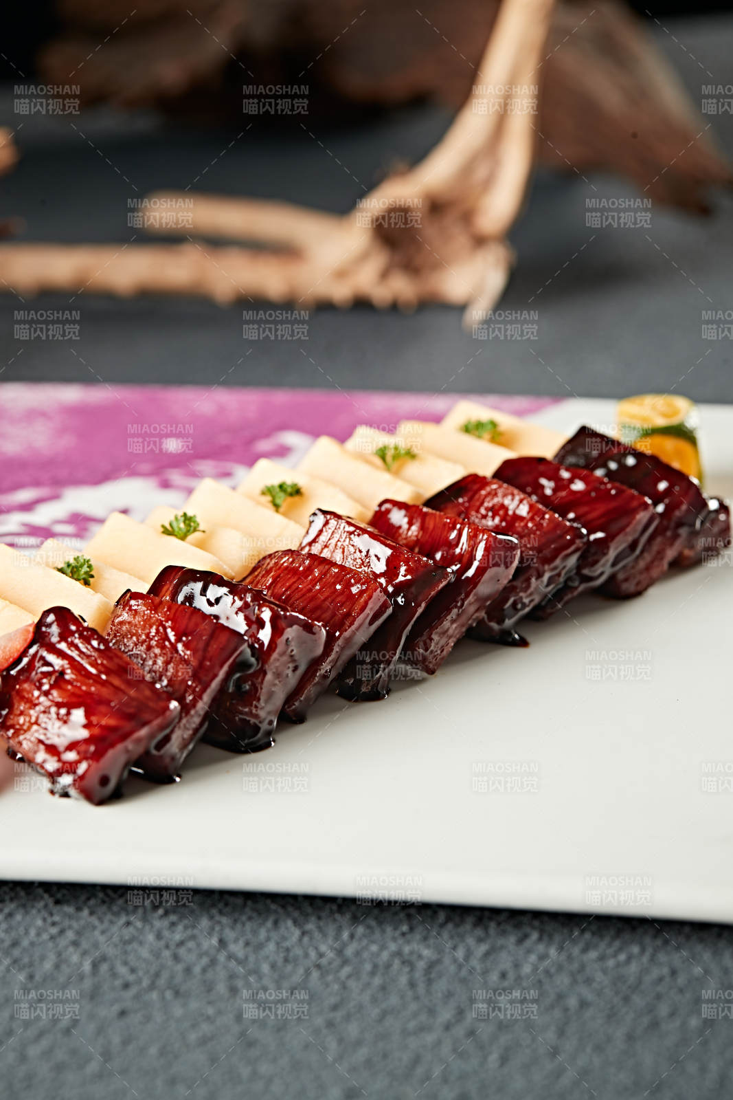 较重松板肉配蜜瓜图片