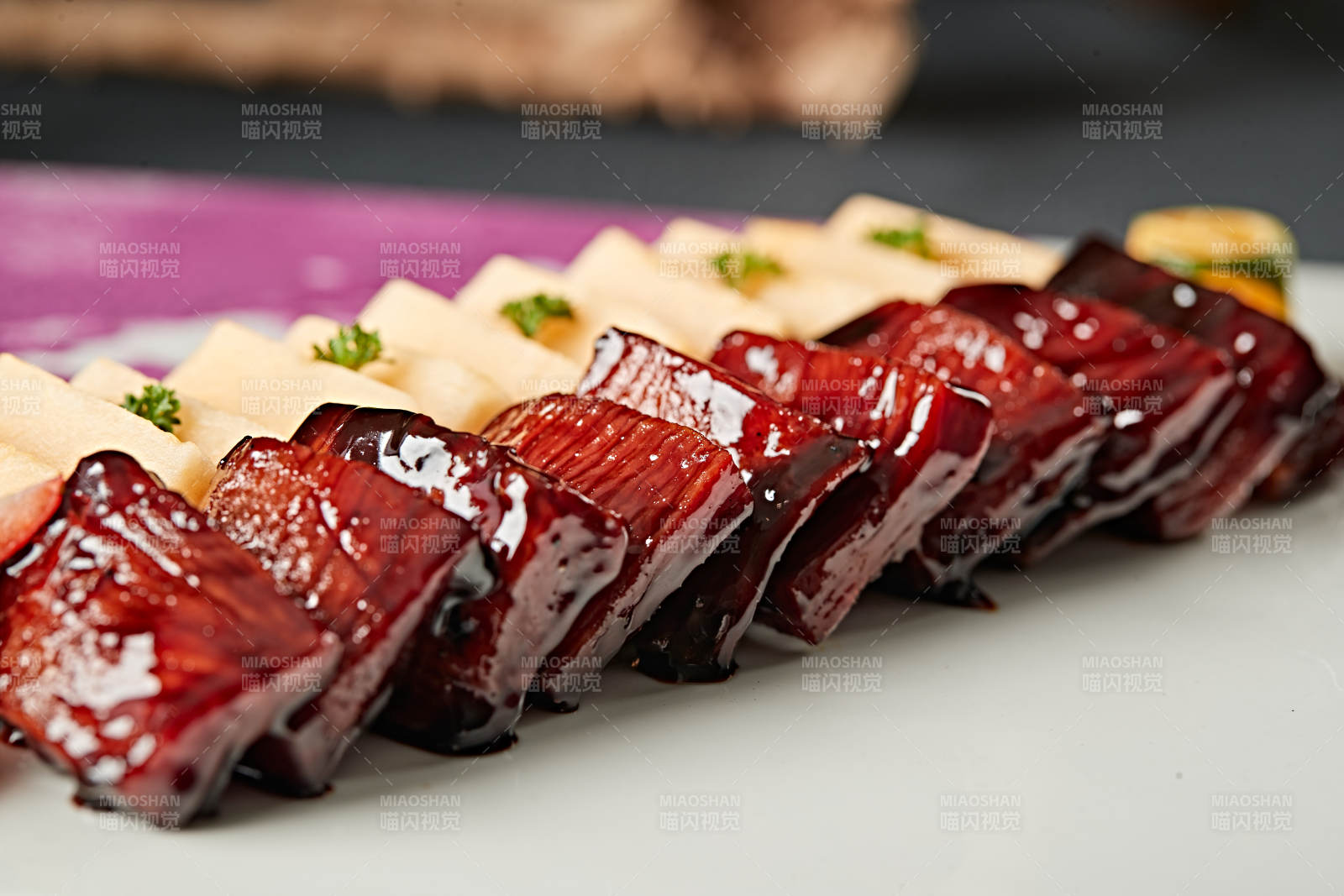 较重松板肉配蜜瓜图片