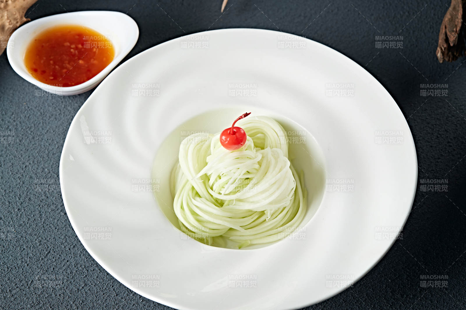 凉拌西芹丝图片