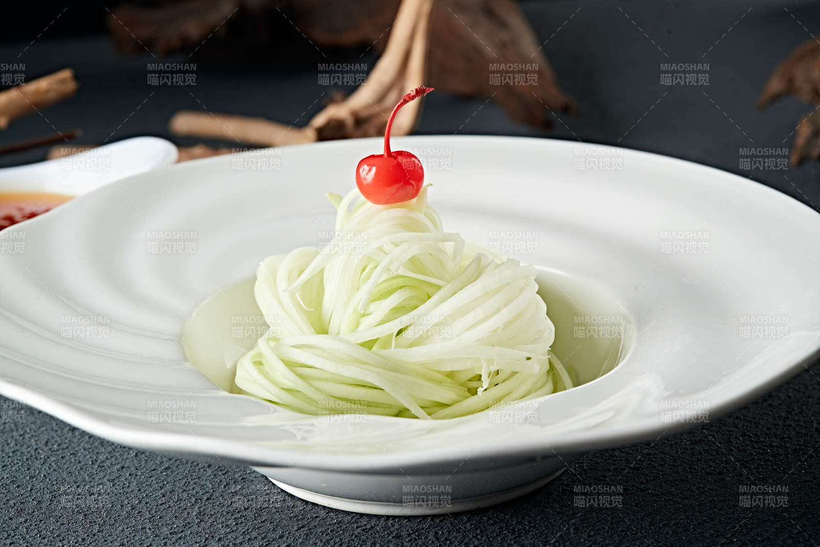 凉拌西芹丝图片