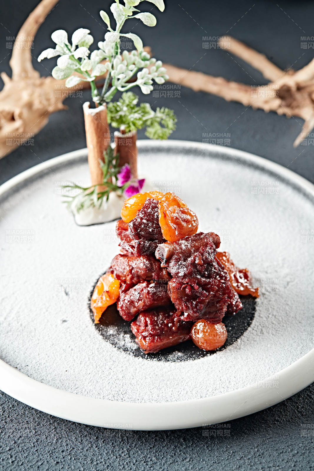 果脯蜜饯配秘制糖醋小排骨图片