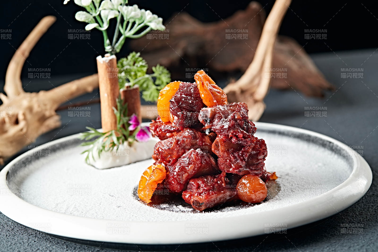 果脯蜜饯配秘制糖醋小排骨图片