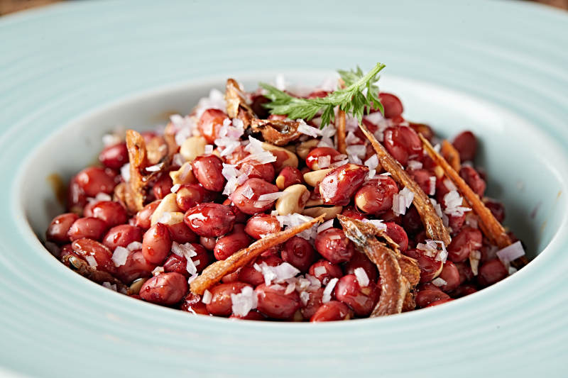 下酒小菜油炸花生拌小鱼干图片