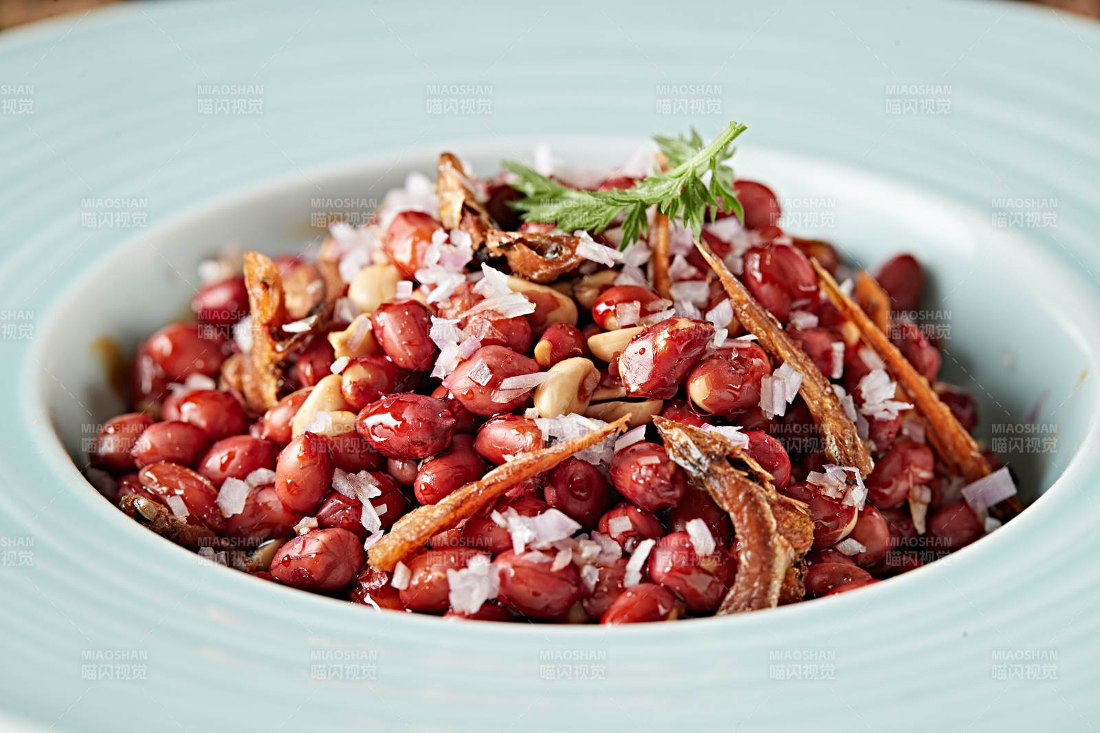 下酒小菜油炸花生拌小鱼干图片