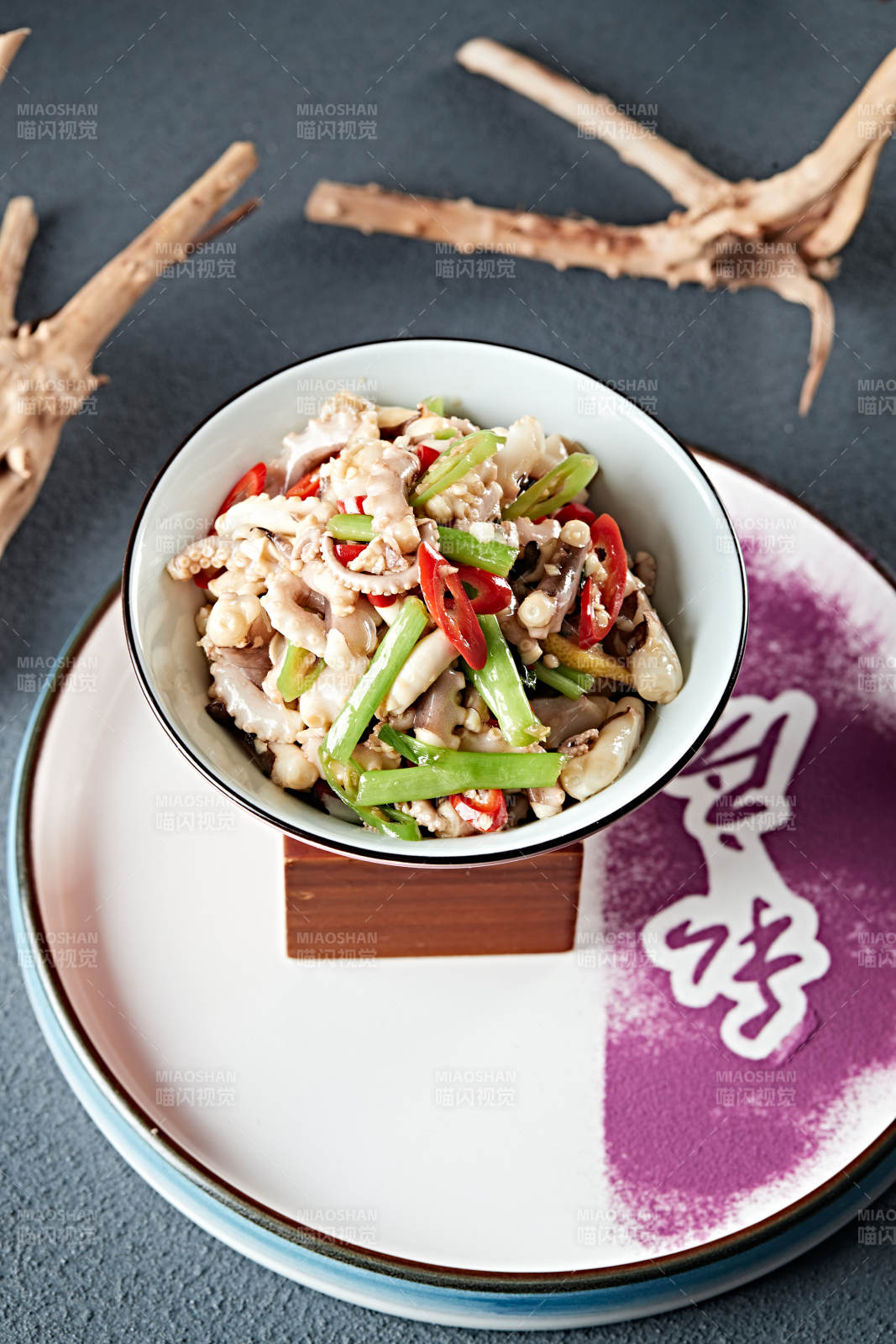 浇汁米椒小葱凉拌八爪鱼图片