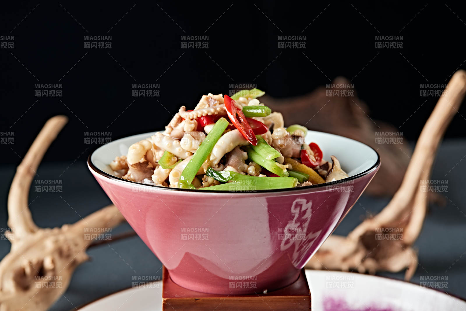 浇汁米椒小葱凉拌八爪鱼图片