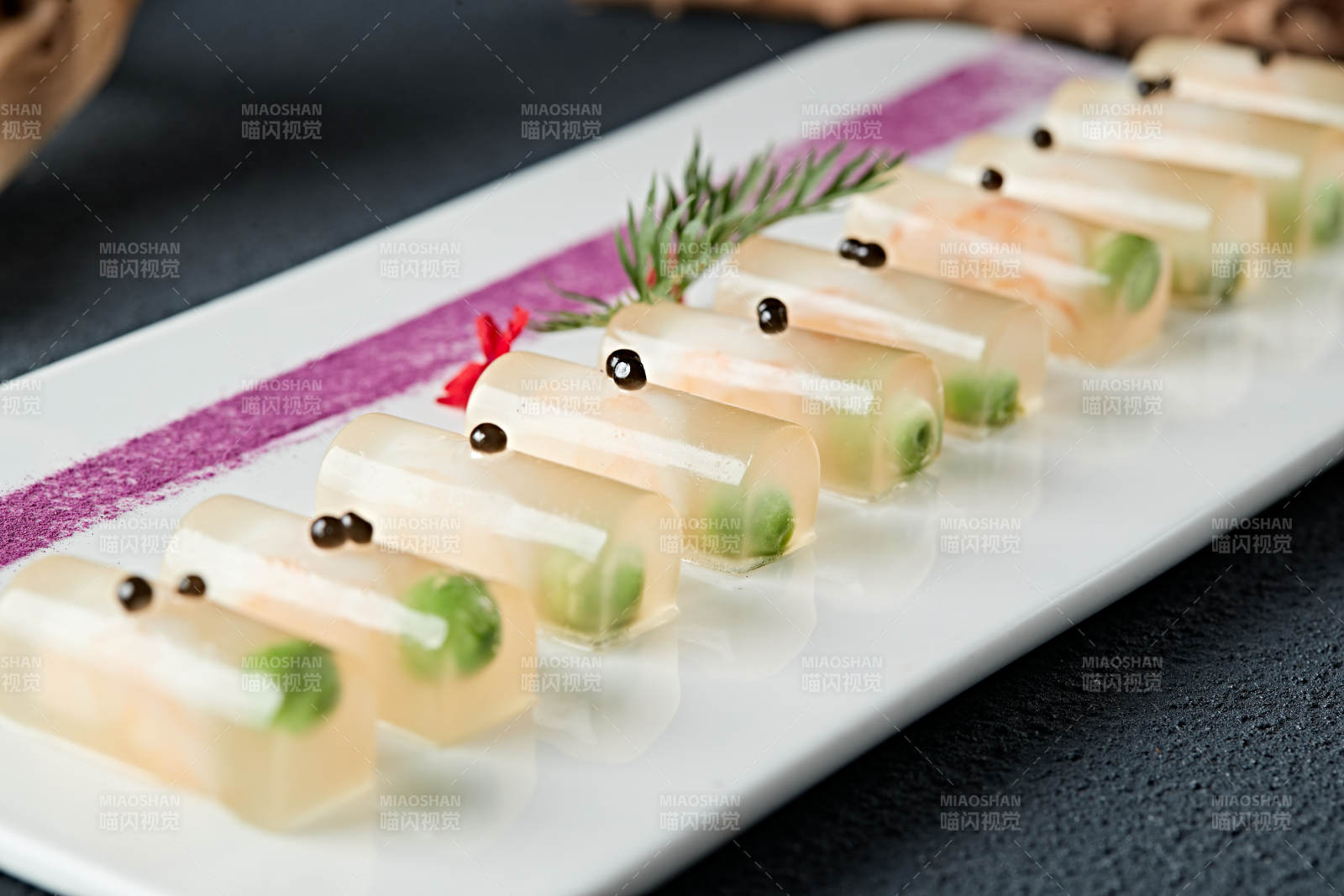 水晶青豆虾仁冻图片