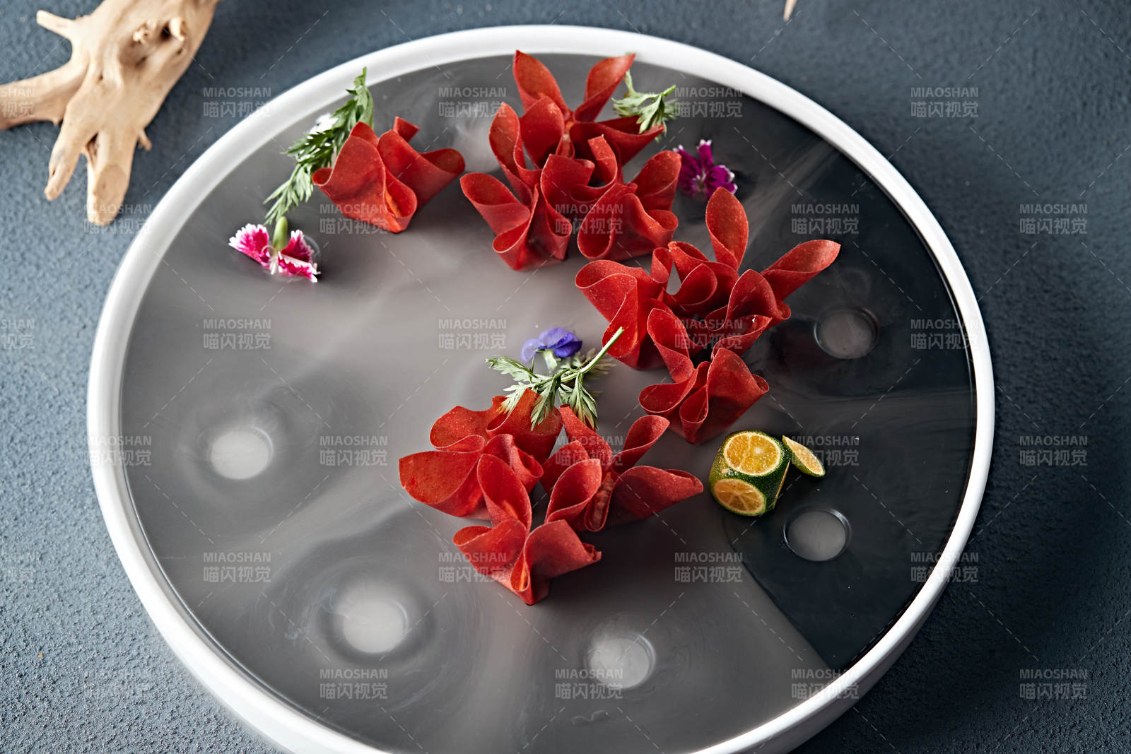 山楂陷炸馄饨图片