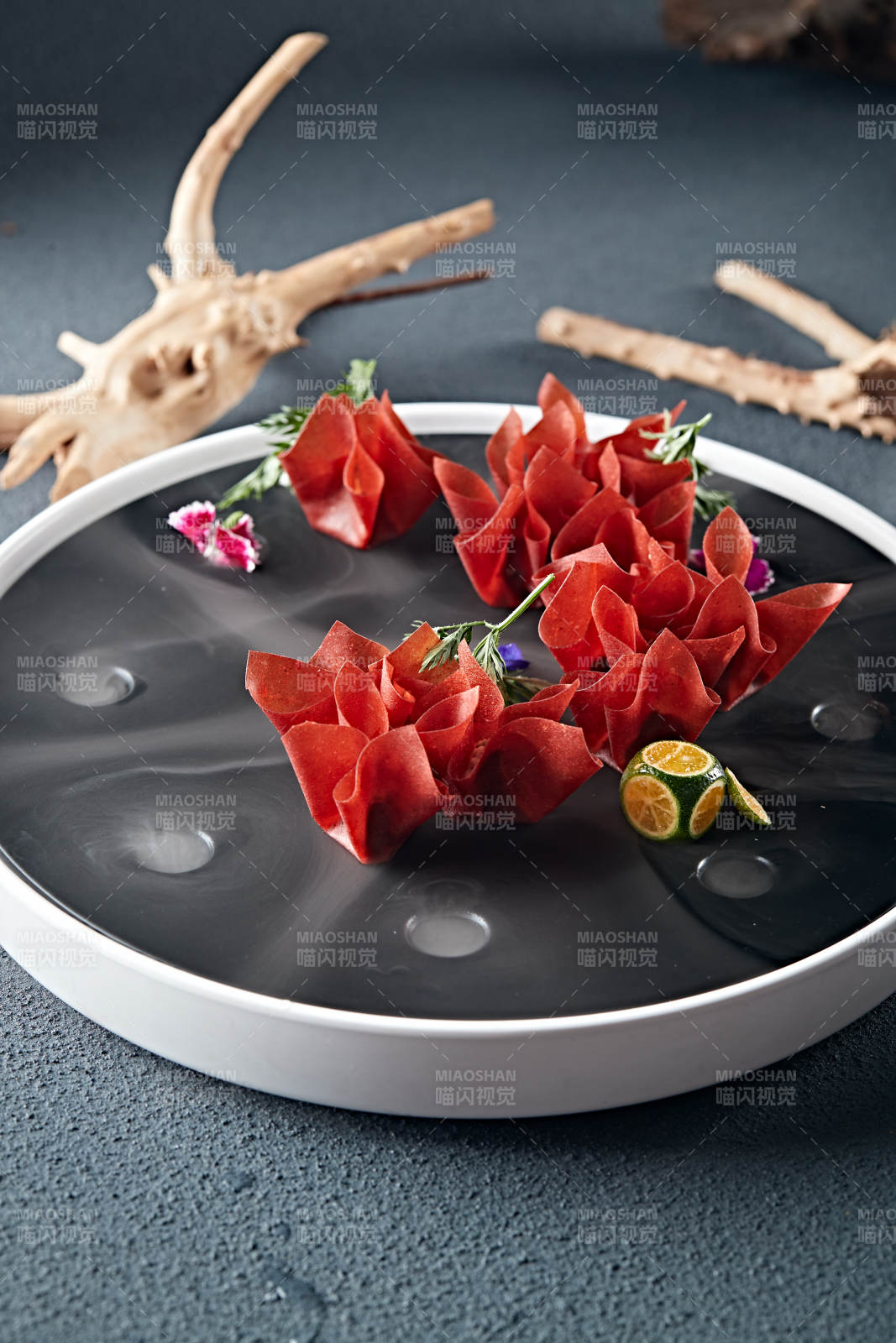 山楂陷炸馄饨图片