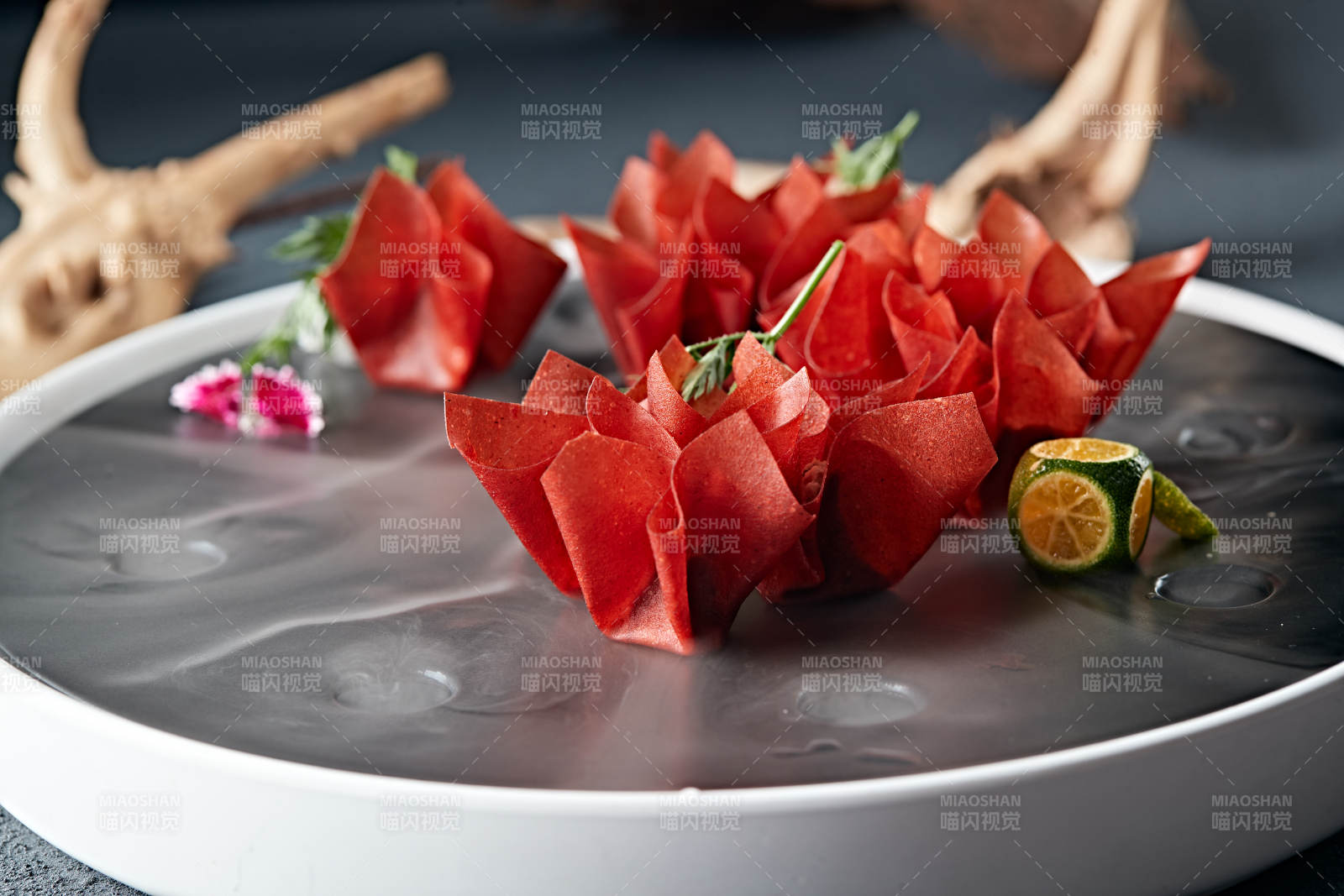 山楂陷炸馄饨图片