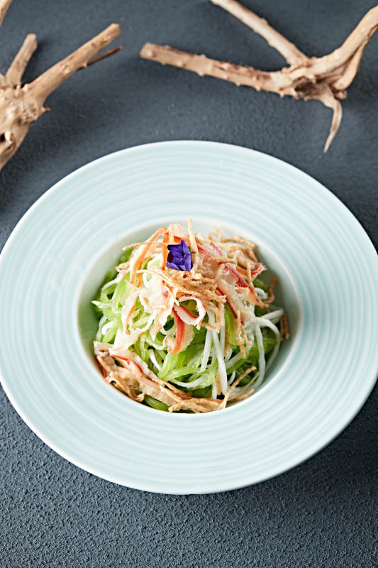 酸萝卜丝笋丝凉拌北极贝图片