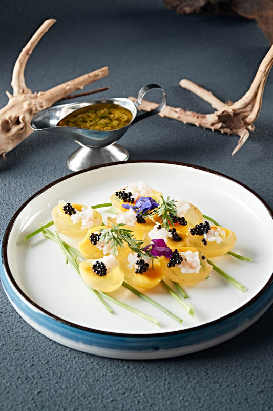 美味凉菜小皮蛋松花鹌鹑蛋配鱼籽图片