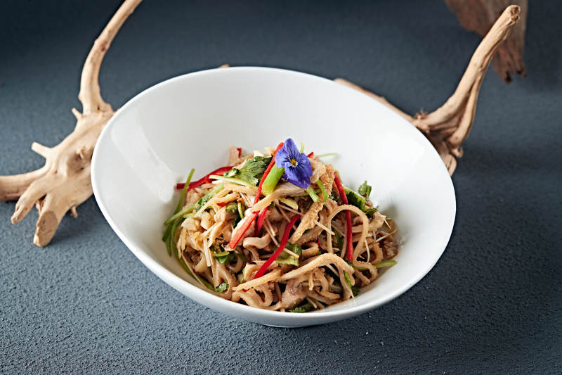 香菜彩椒丝凉拌毛肚丝图片