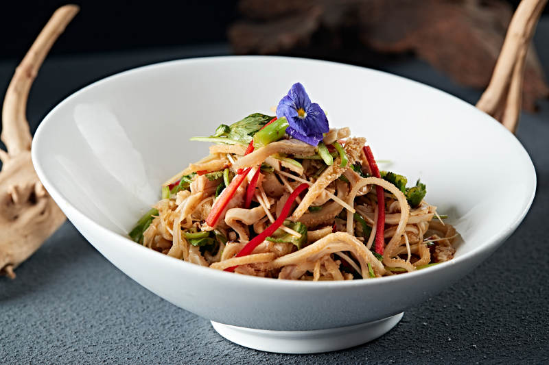 香菜彩椒丝凉拌毛肚丝图片