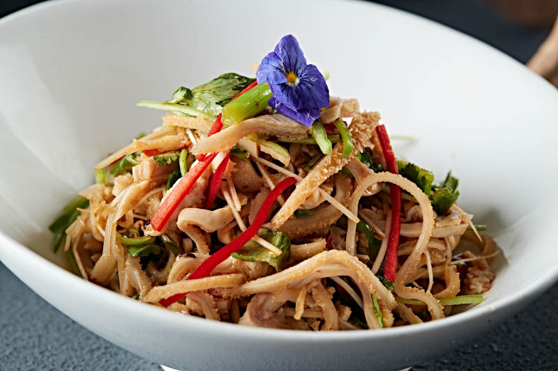 香菜彩椒丝凉拌毛肚丝图片